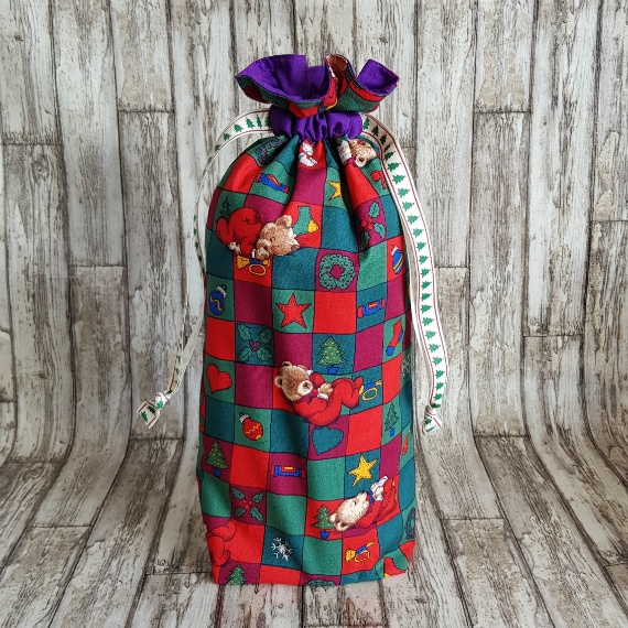 Eco-Friendly Reusable Christmas Gift Bag – Christmas Teddy Bears Print – Fully Lined Fabric Drawstring Bag