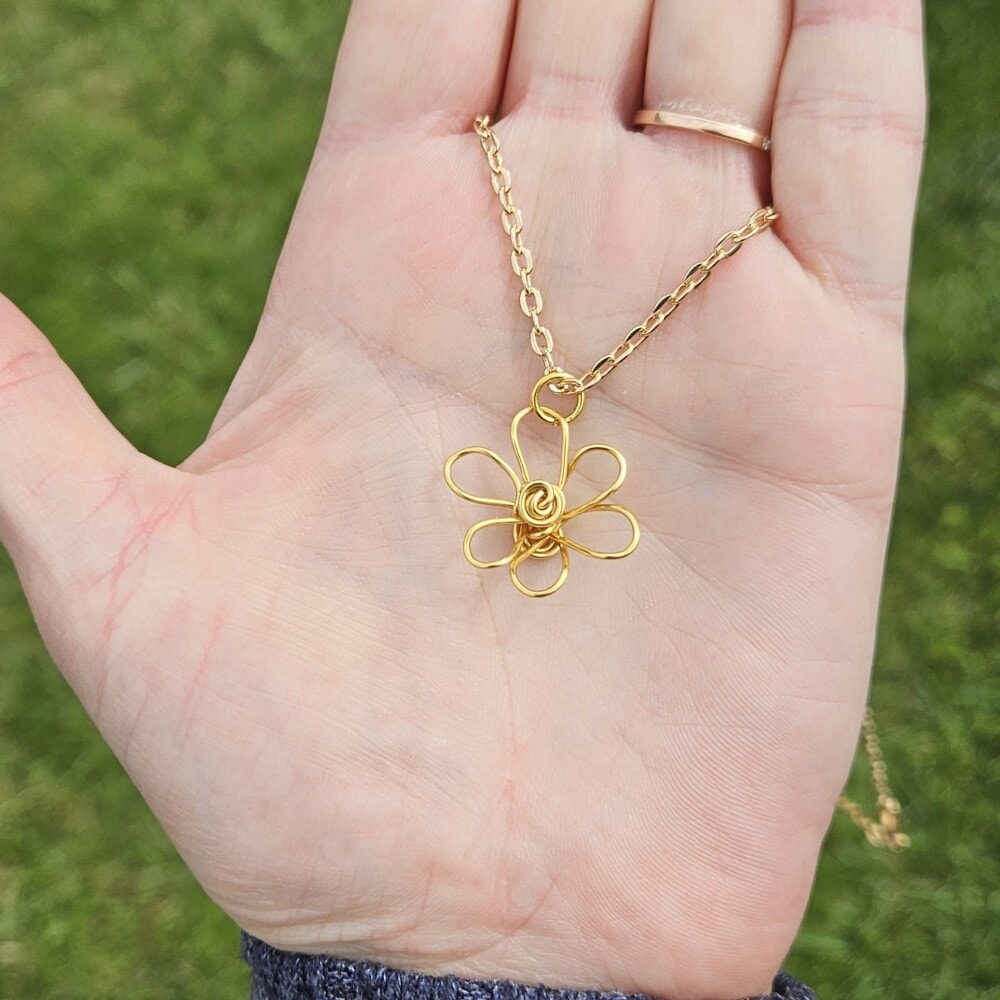 Handmade Daisy Flower Pendant Necklace | Customizable Materials - Image 4