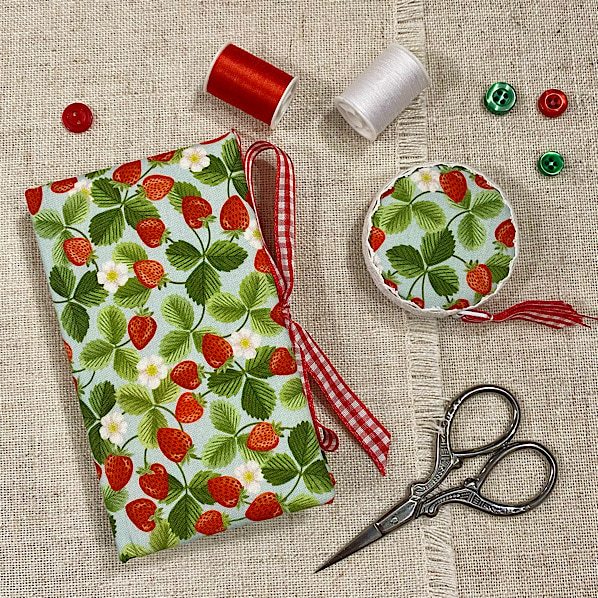 Handmade Needle Book / Strawberry Needle Case - Image 4