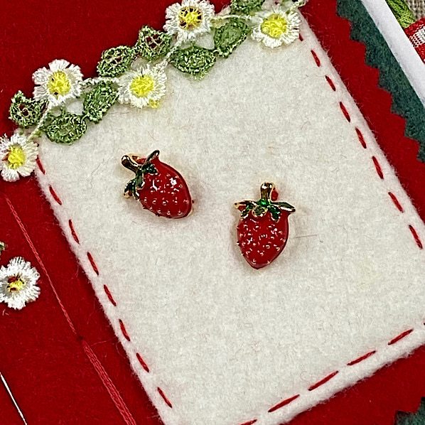 Handmade Needle Book / Strawberry Needle Case - Image 9