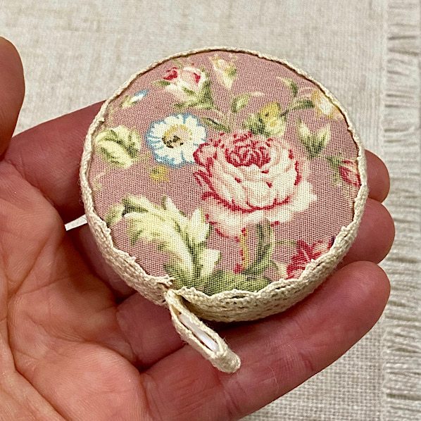 Tailor’s Tape Measure / Vintage Rose - Image 4