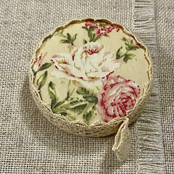 Tailor’s Tape Measure / Vintage Rose - Image 5