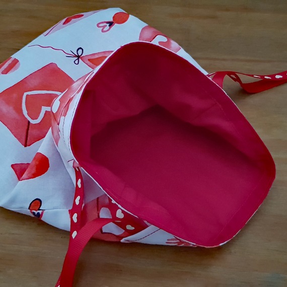Eco-Friendly Reusable Gift Bag – Red Hearts on White | Small Fabric Drawstring Bag for Birthdays, Valentine’s, and Special Gifts
