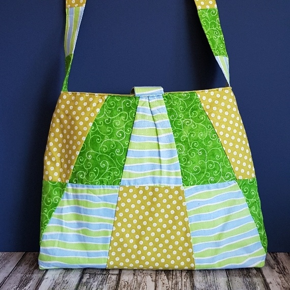 Handmade Medium sized Green Patchwork Shoulder Bag – Quilted Cotton Tote with Polka Dot Lining
