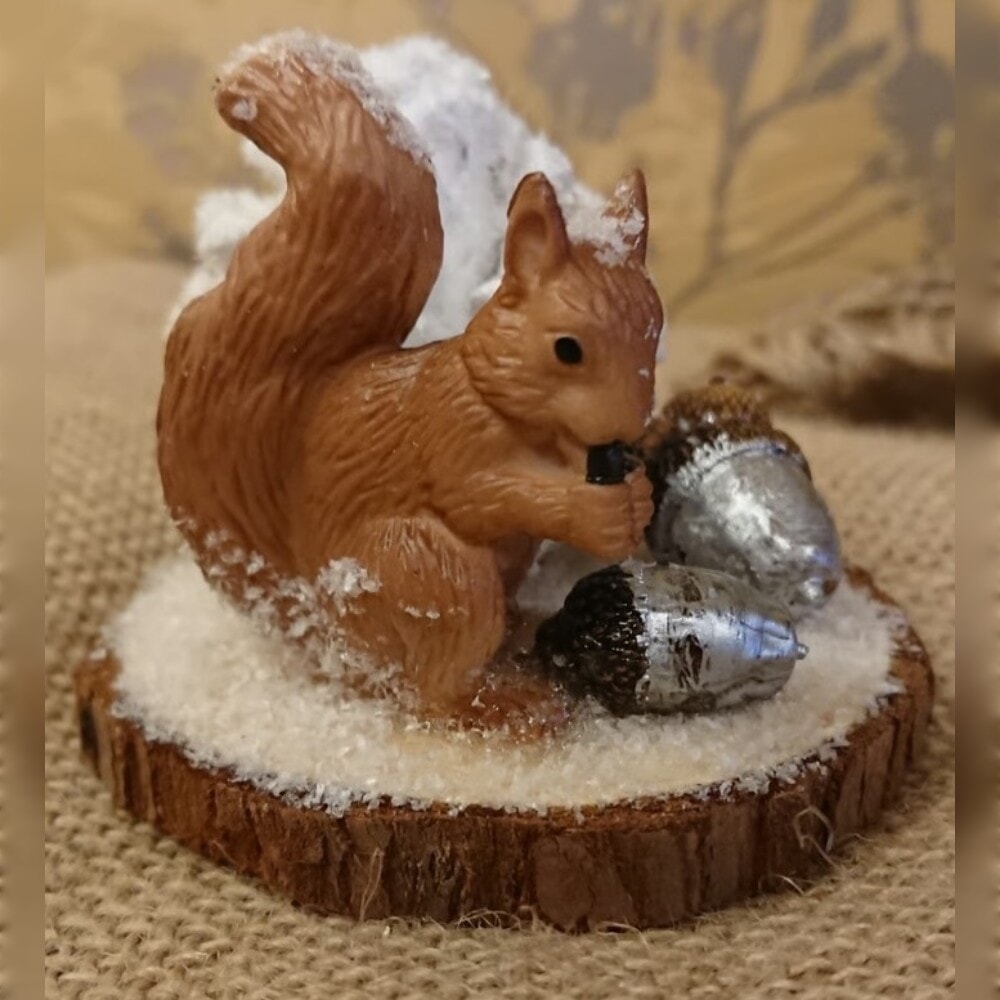 Squirrel Scene Decoration, Autumn/Winter
