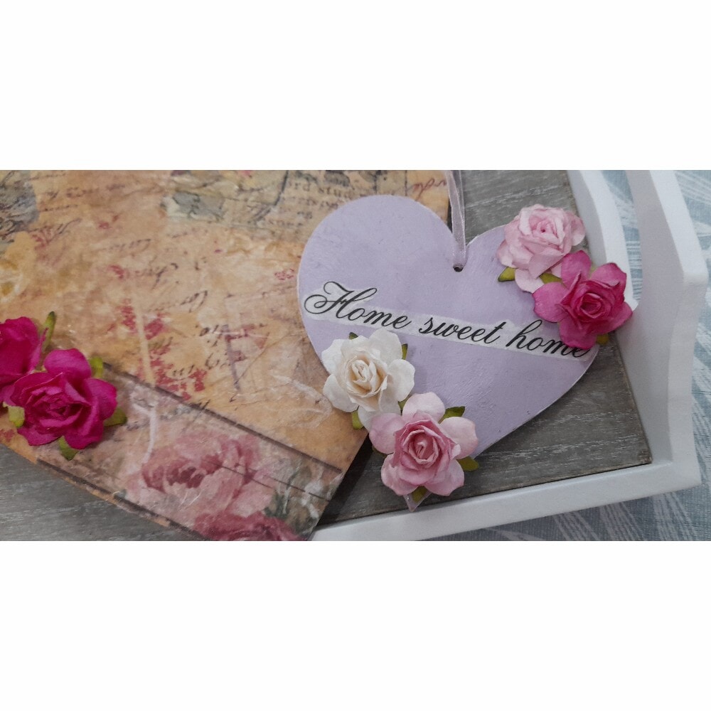 Set of 2 Vintage style Hanging Hearts, with paper flowers - Image 4