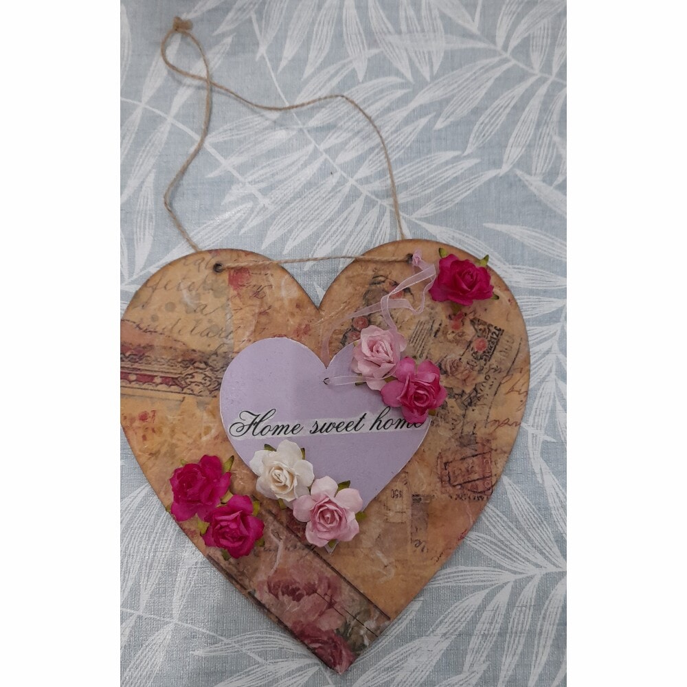 Set of 2 Vintage style Hanging Hearts, with paper flowers - Image 3