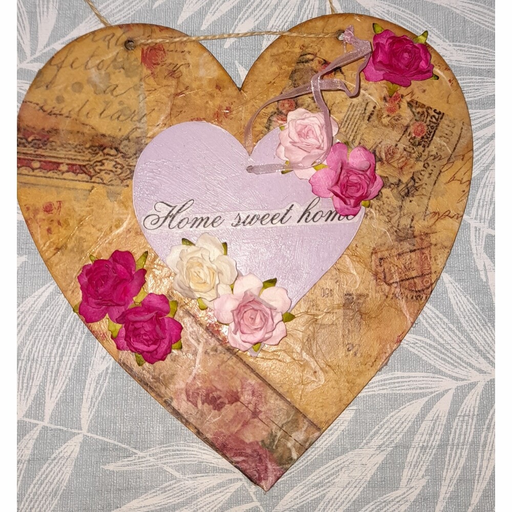 Set of 2 Vintage style Hanging Hearts, with paper flowers - Image 2