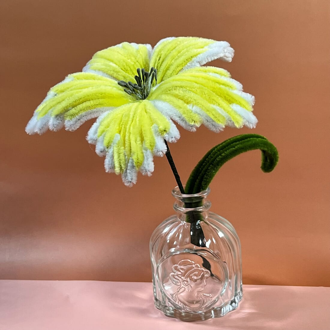 Edged Lily & Leaf Fuzzywire Flower Stem