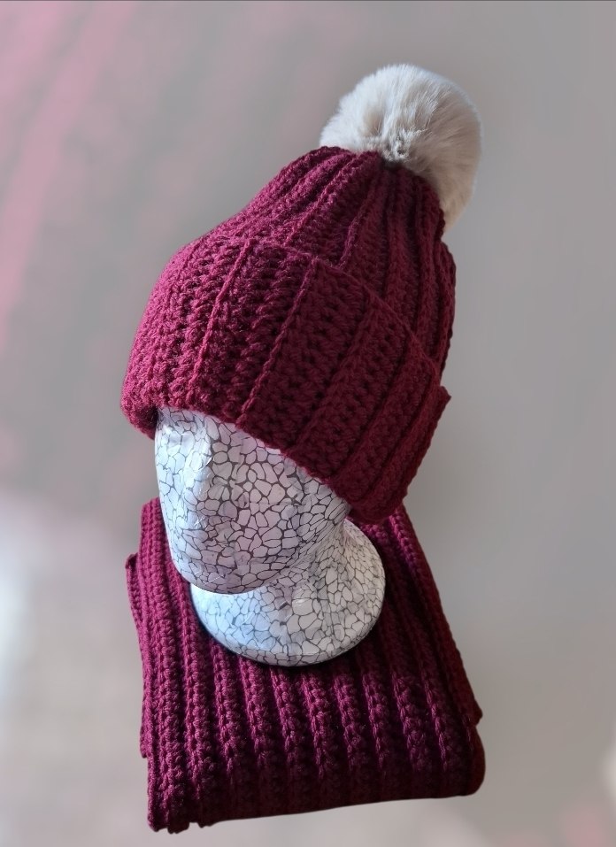 Cozy Ribbed Hat and Scarf Set with Faux Fur Pom-Pom - Winter Collection - Image 5
