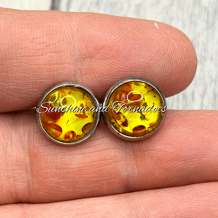 ✨ Golden Glow Amber Resin Stud Earrings ✨ - Image 6
