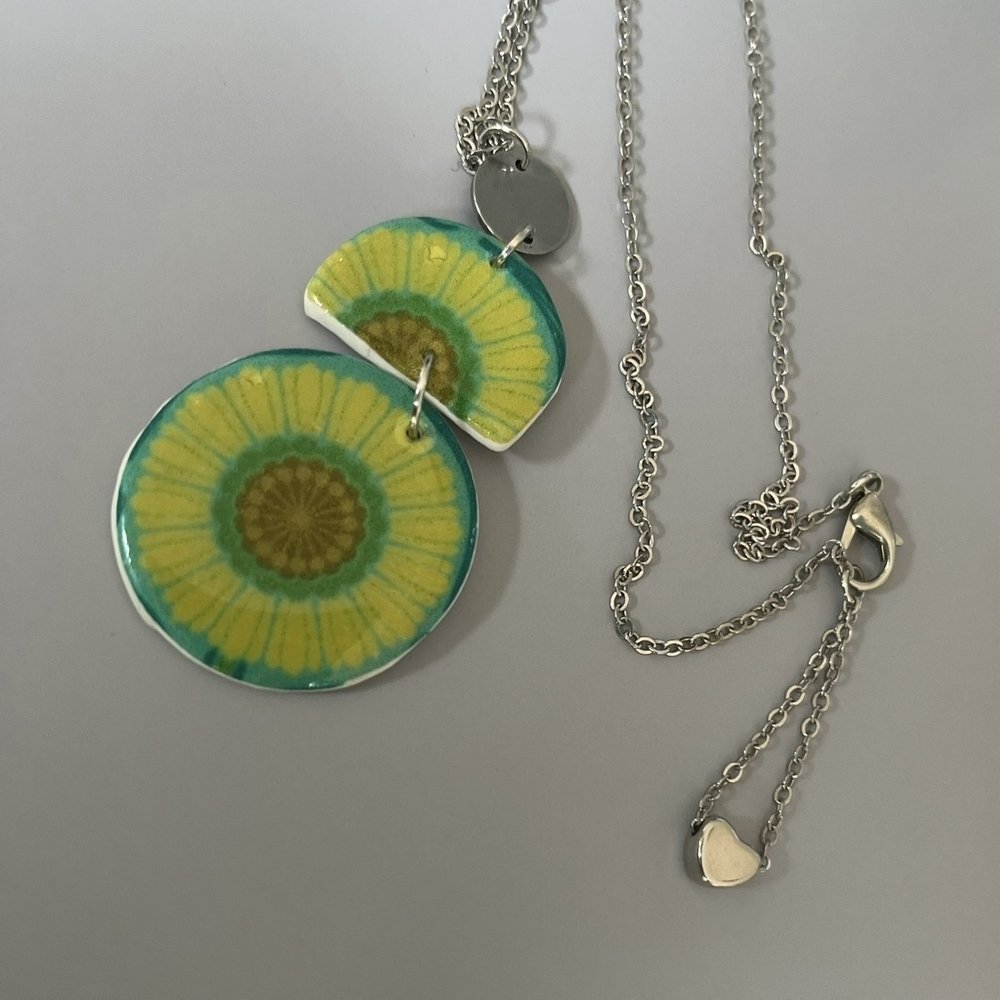 Handmade Vintage Wallpaper Jewellery – Funky, Quirky and Joyful Statement Pieces - Image 5