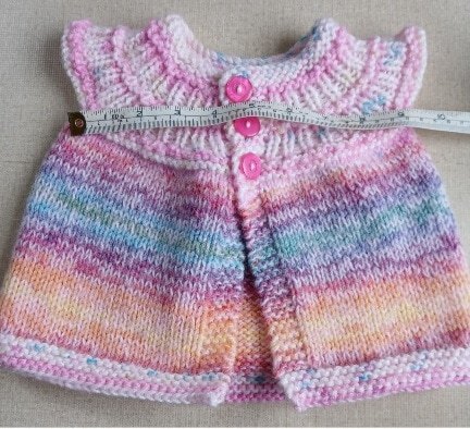 Handknitted baby cardigan. Approx 0 to 3 months. All proceeds to The Stroke Association - Image 2