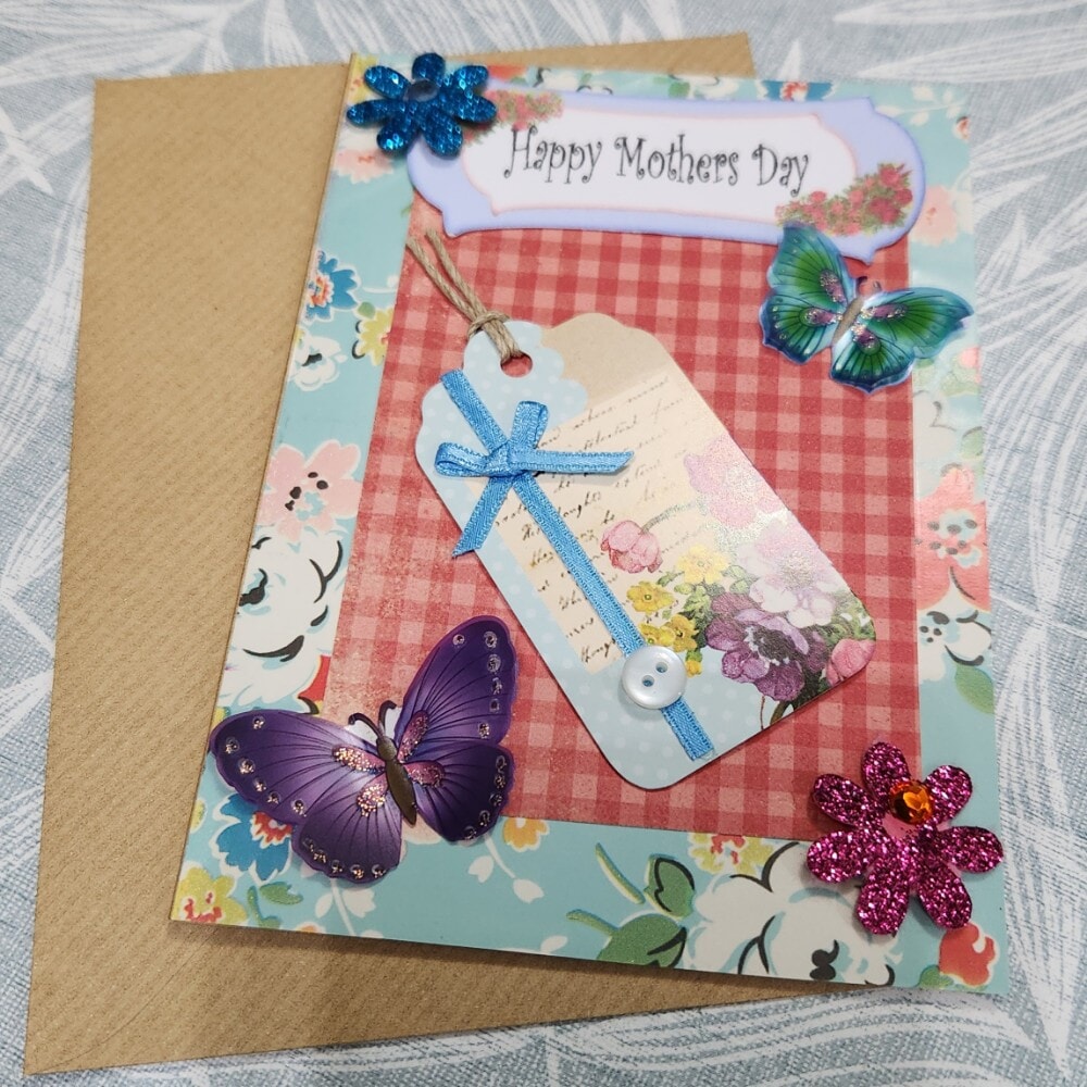 Vintage style Mothers Day Card with butterflies and flowers - Image 2