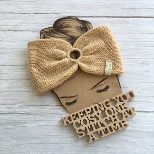 Medium Weight Machine-Knitted Headwrap with Carabiner