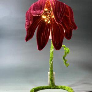Fuzzywire Floral Table Lamp – Warm Subtle Lighting