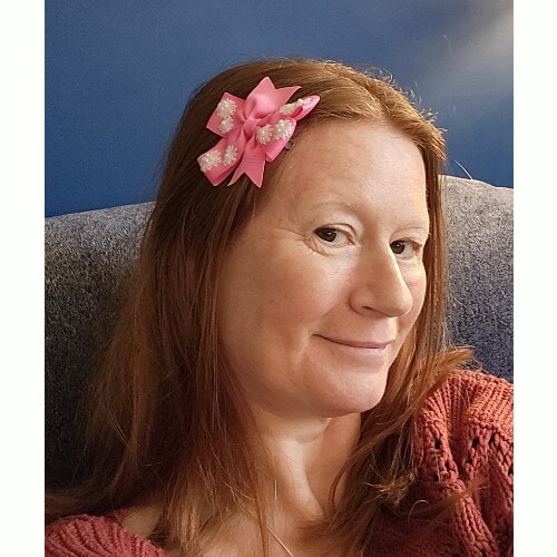 Pretty Pink Bow Hair Clip, hand embroidered with daisies and embellished with tiny faux pearls - Image 3