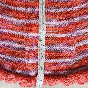 Hand- knitted sleeveless baby cardigan. Approx 6 to 9 mths. All proceeds to The Stroke Association - Image 4