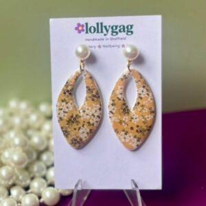 Bloomsbury Loom Meadowlark Drops – Butter Yellow Floral Polymer Clay Earrings with Pearl Studs, Lightweight Statement Earrings Handmade in Sheffield
