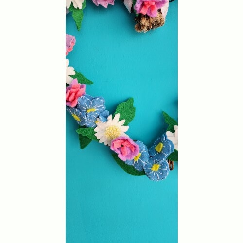 Hanging Wicker Heart Wreath with handmade felt daisies, forgetmenots and foxgloves28 cm - Image 5