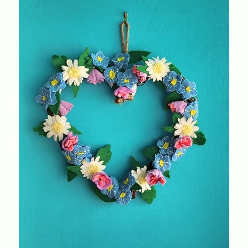 Hanging Wicker Heart Wreath with handmade felt daisies, forgetmenots and foxgloves28 cm - Image 7