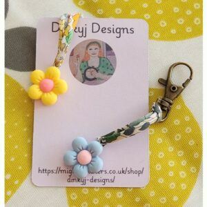 Flower Keyring/Bag charms, the two pictured are available