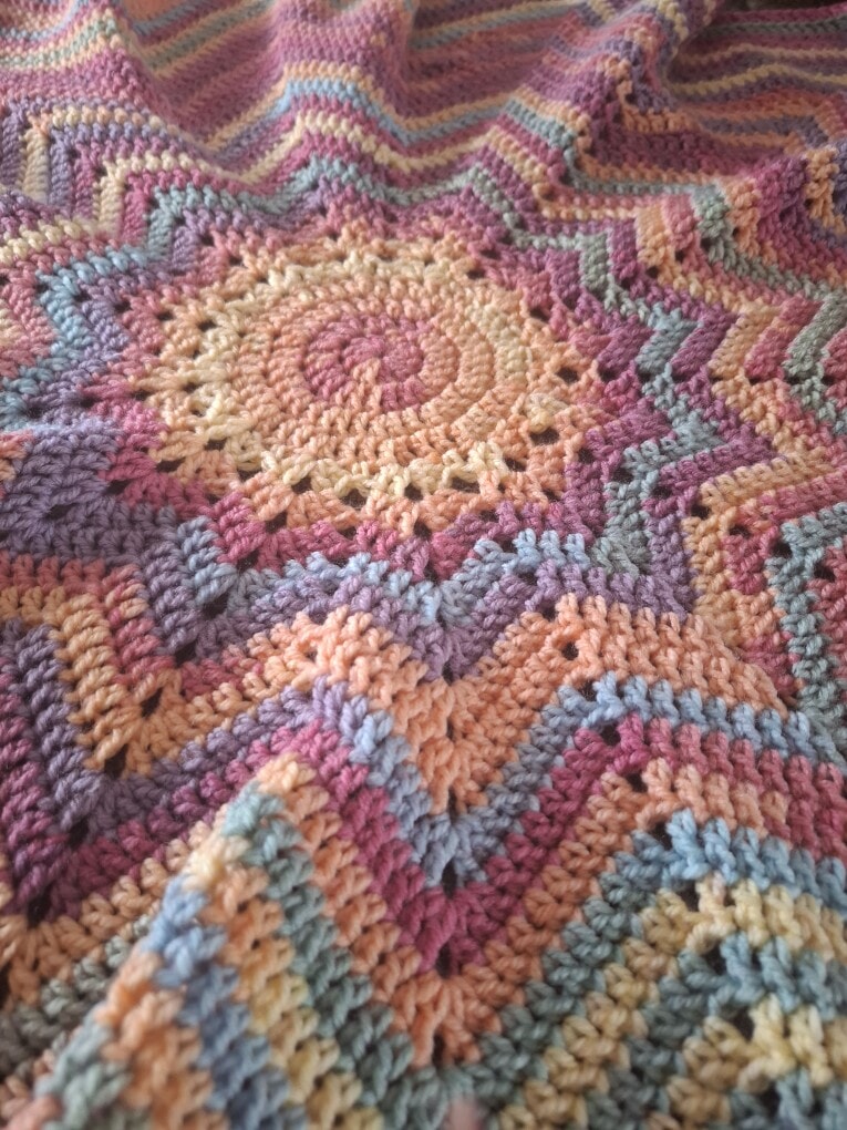 Handmade Crochet Star Blanket in Pastel Rainbow Shades - Perfect for Babies & Gifts - Image 2