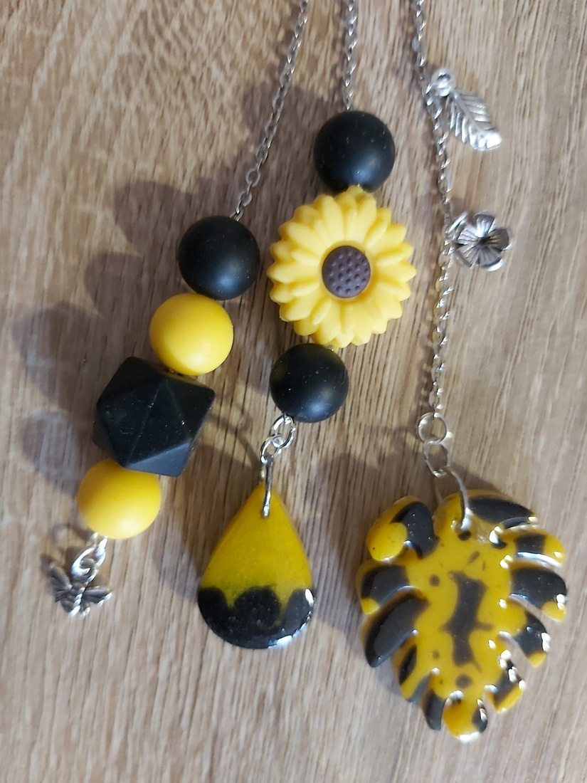 Sunflower, Bee & Monstera leaf Multi-Strand Bag Charm / Keychain - Image 2
