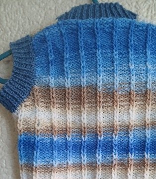 Hand knitted baby pullover. Approx 3 to 9 mths. Proceeds to The Stroke Association - Image 5