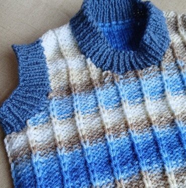 Hand knitted baby pullover. Approx 3 to 9 mths. Proceeds to The Stroke Association - Image 9