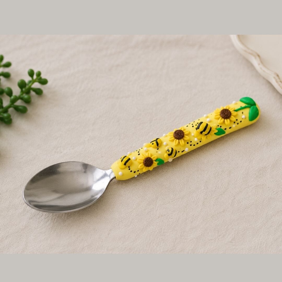 Bee & Sunflower Decorative Spoon – Handmade Polymer Clay Teaspoon, Cheerful Tea & Coffee Gift, Cosy Kitchen Accessory UK
