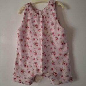 100% Cotton Baby Short Leg Romper with Lined Top & Shoulder Poppers – age 6-9mths