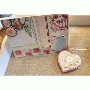 Pretty Heart Magnet with daisy and Vintage card Set, Handmade