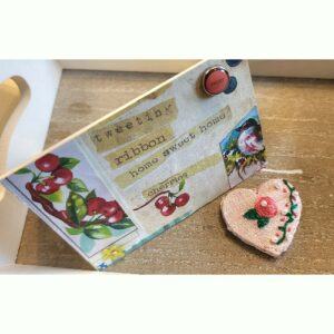 Pretty embroidered Heart Magnet with a pink rose and Vintage card Set, Handmade