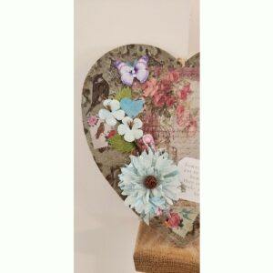 Vintage style Hanging Heart with flowers and sentiment
