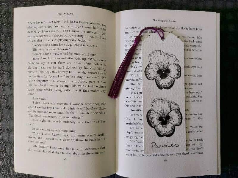 Pansies Bookmark with purple tassel - Image 2