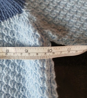 Hand- knitted baby jumper in blue. Approx 3 to 6 mths. All proceeds to The Stroke Association - Image 7