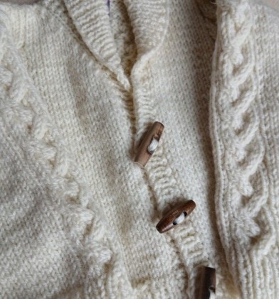 Hand-knitted baby Aran wool jumper. Approx 0 to 3 mths. Proceeds to Charity - Image 2