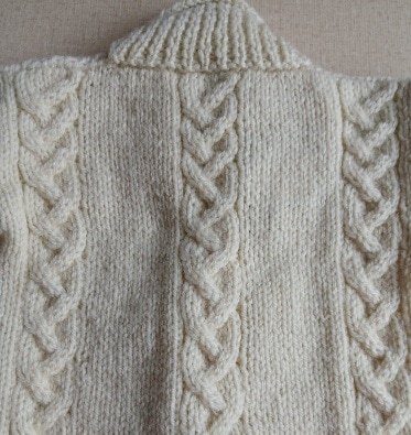 Hand-knitted baby Aran wool jumper. Approx 0 to 3 mths. Proceeds to Charity - Image 7