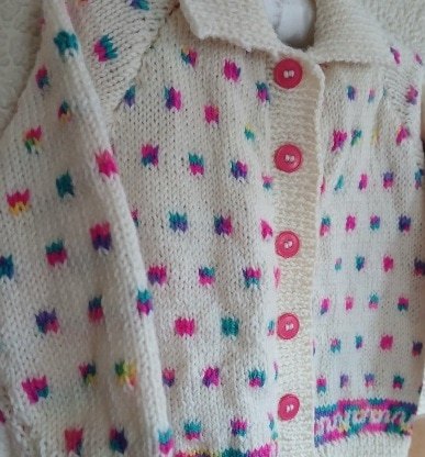 Hand knitted child's cardigan. Approx 1 to 2 yrs. 50% wool. Charity Proceeds. - Image 9