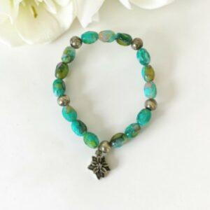 Green Flower Charm Beaded Bracelet