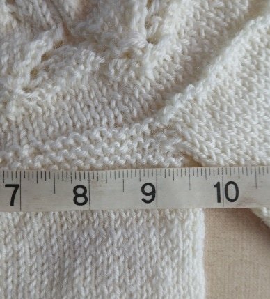 Hand- knitted baby jumper. Approx 0 to 3 mths. 50% wool.All proceeds to The Stroke Association - Image 5