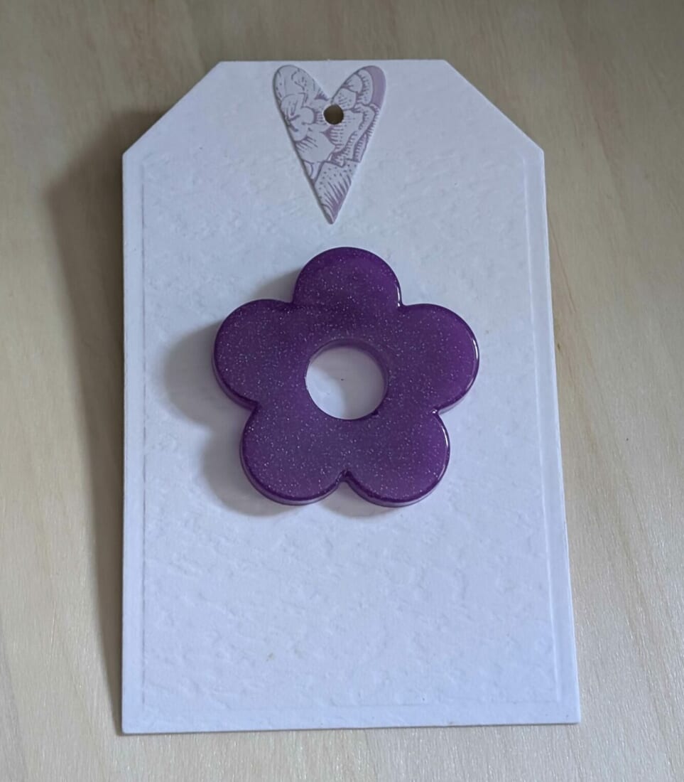 Versatile Resin Brooch: Stylish Accessory & Glasses Holder
