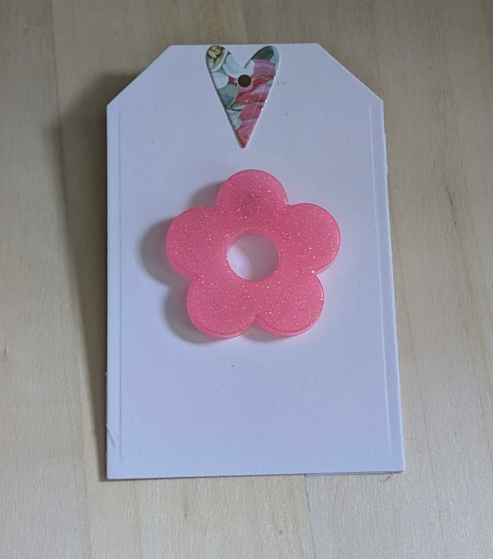 Versatile Resin Brooch: Stylish Accessory & Glasses Holder