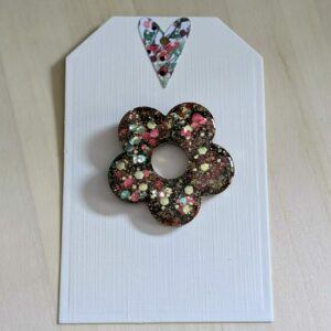 Versatile Resin Brooch: Stylish Accessory & Glasses Holder